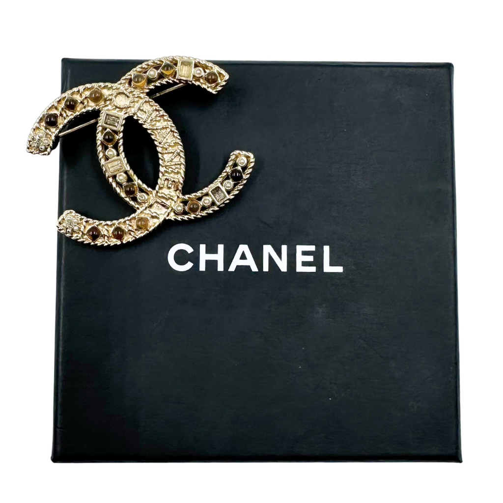 Chanel Brooch outlets