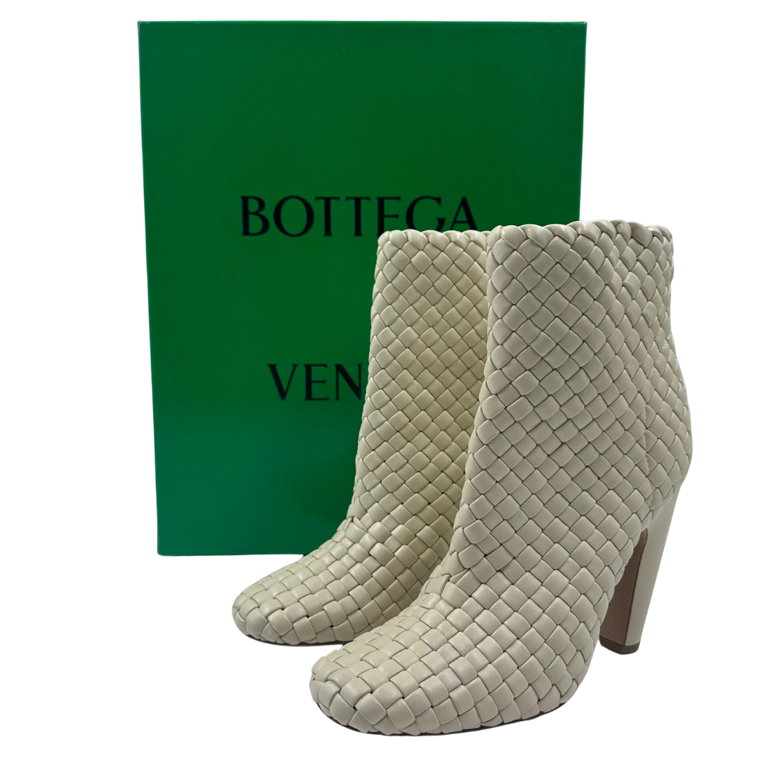 Bottega Veneta 7 37 Bone Leather Booties