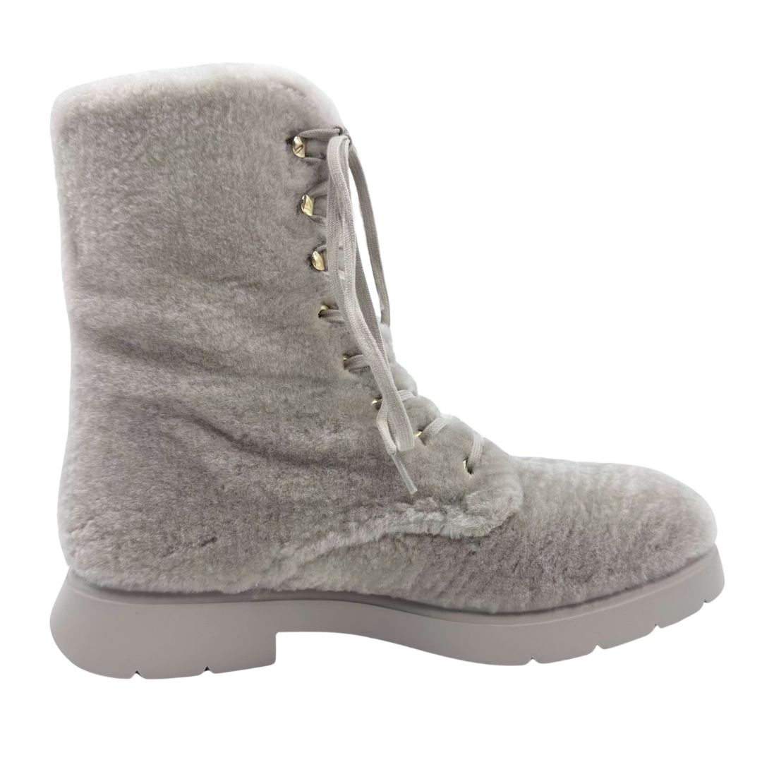 Stuart Weitzman 8 Tan Shearling Boots