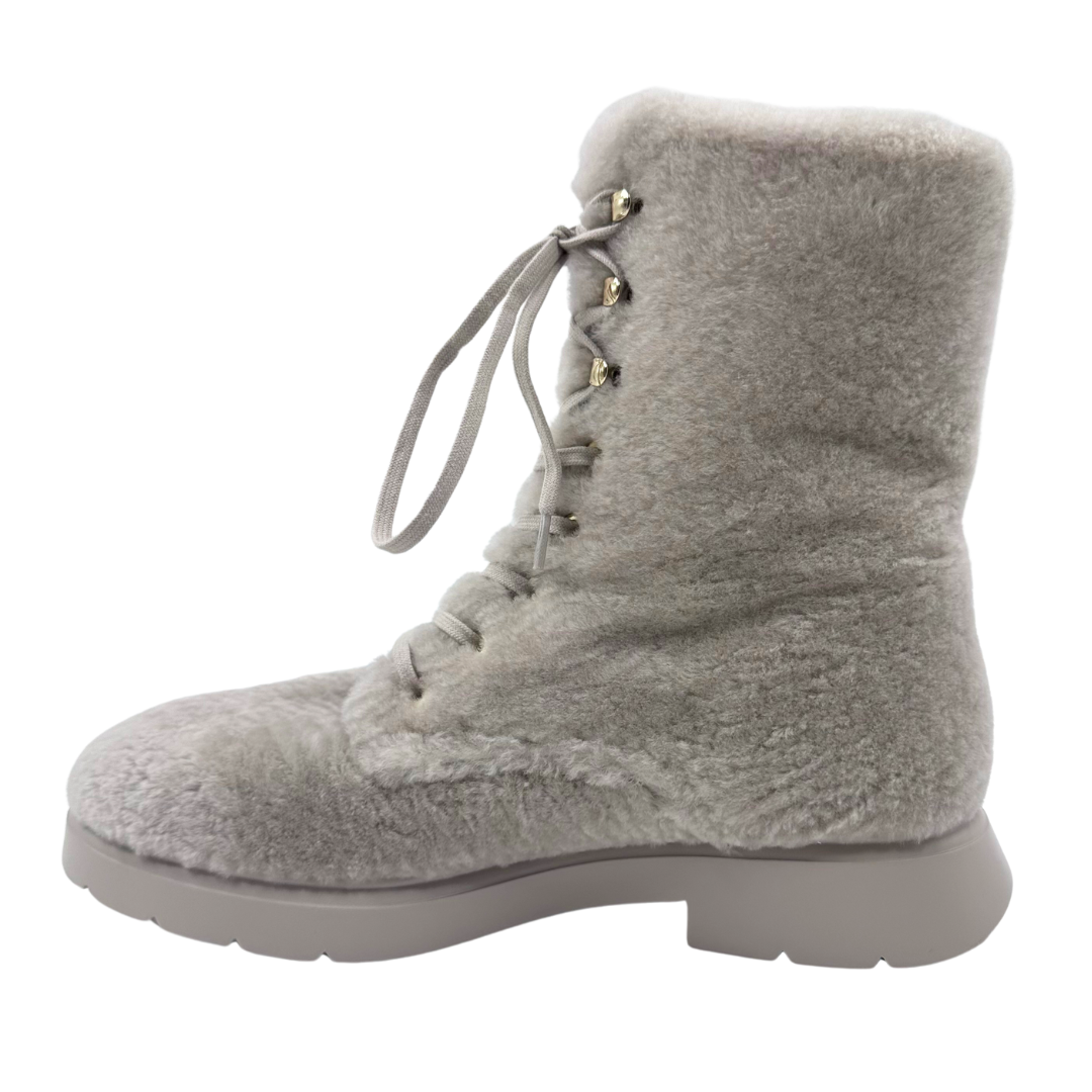 Stuart Weitzman 8 Tan Shearling Boots